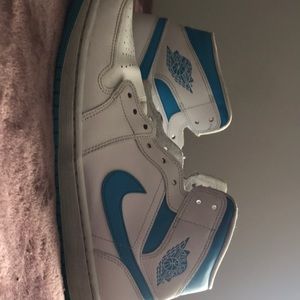 Air Jordan 1 unc